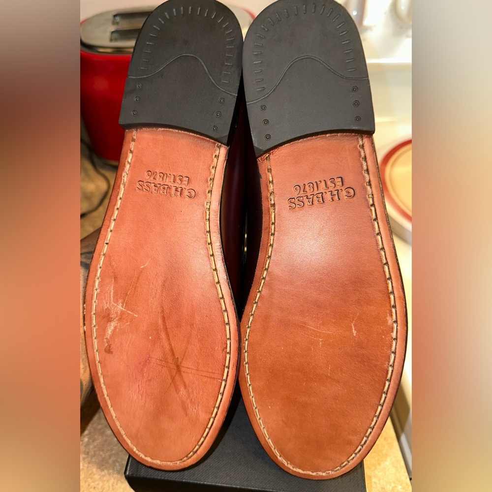 G.H. Bass & Co. Burgundy Ombre Whitney Loafers - Picture 8 of 8